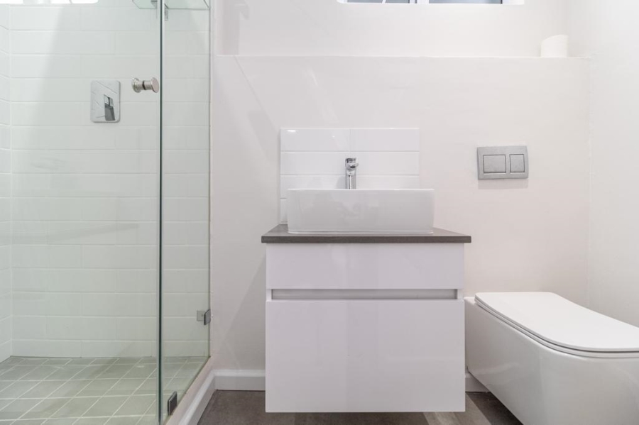 To Let 1 Bedroom Property for Rent in Fresnaye Western Cape